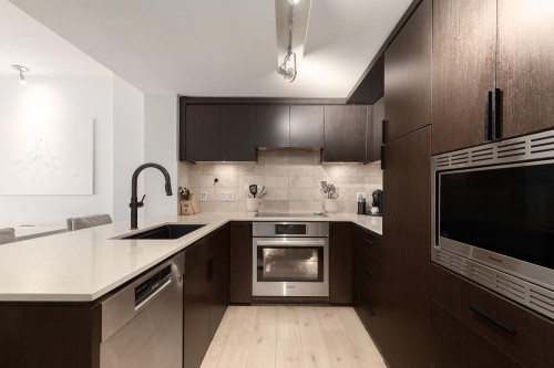 14-166 13Th Street W, North Vancouver, BC 