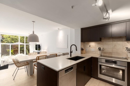 14-166 13Th Street W, North Vancouver, BC 
