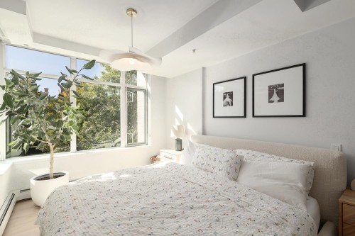 14-166 13Th Street W, North Vancouver, BC 