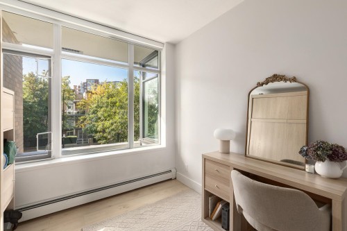 14-166 13Th Street W, North Vancouver, BC 