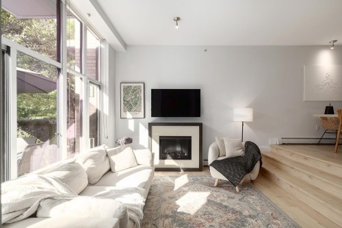 14-166 13Th Street W, North Vancouver, BC 