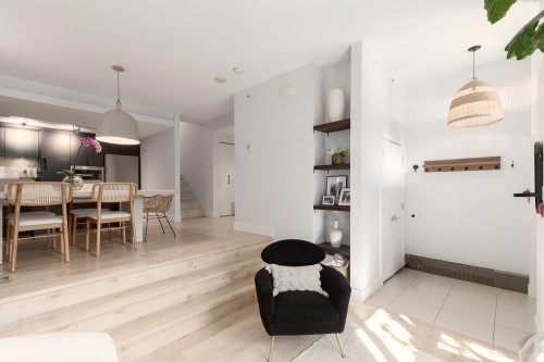 14-166 13Th Street W, North Vancouver, BC 