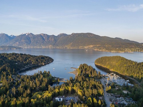 885 Rivendell Drive, Bowen Island, BC 
