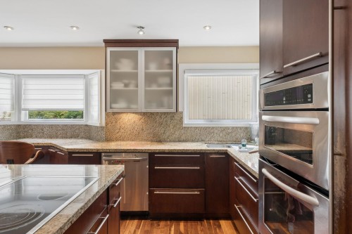 4812 Headland Close, West Vancouver, BC 