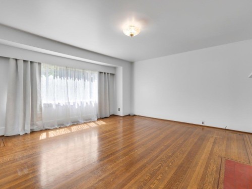 2087 26Th Avenue E, Vancouver, BC 