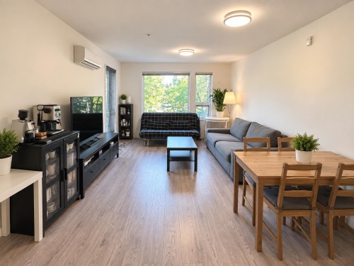 218-9399 Tomicki Avenue, Richmond, BC 