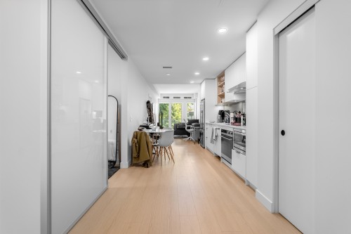 317-422 3Rd Street E, North Vancouver, BC 
