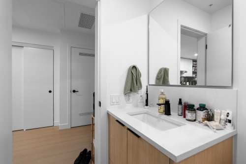 317-422 3Rd Street E, North Vancouver, BC 
