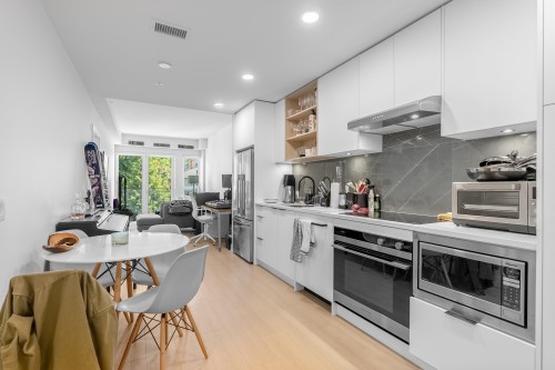 317-422 3Rd Street E, North Vancouver, BC 