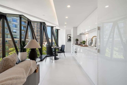 703-1033 Nelson Street, Vancouver, BC 