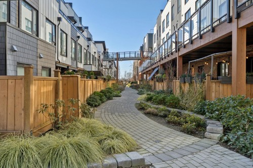 142-545 2Nd Street E, North Vancouver, BC 