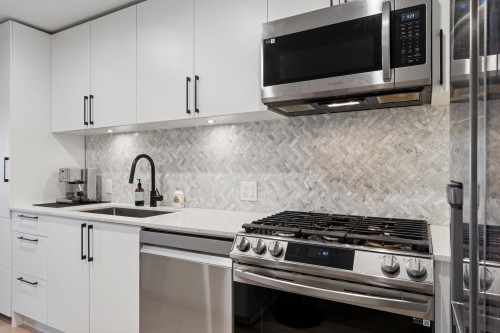 142-545 2Nd Street E, North Vancouver, BC 