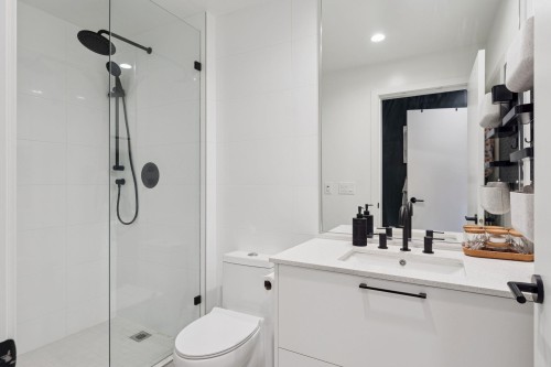 142-545 2Nd Street E, North Vancouver, BC 