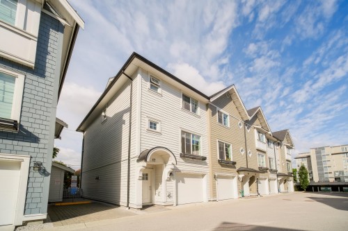 17-9211 Mckim Way, Richmond, BC 