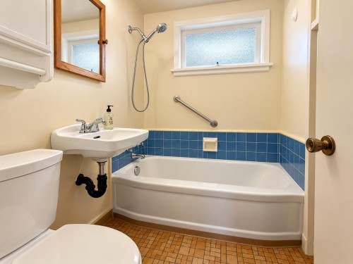 4557 Venables Street, Burnaby, BC 