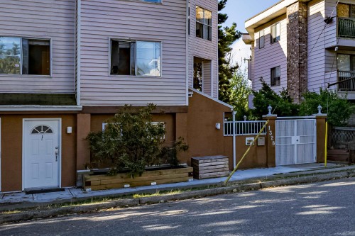 1-1328 W 73Rd Avenue, Vancouver, BC 