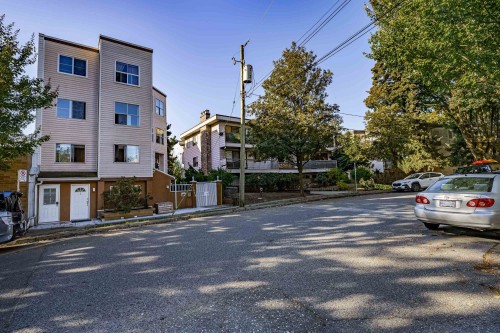 1-1328 W 73Rd Avenue, Vancouver, BC 