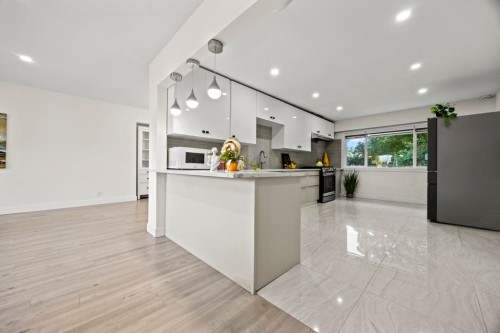 4936 Barker Crescent, Burnaby, BC 