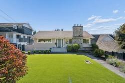 2288 Kings Avenue West Vancouver, BC V7V 2C2