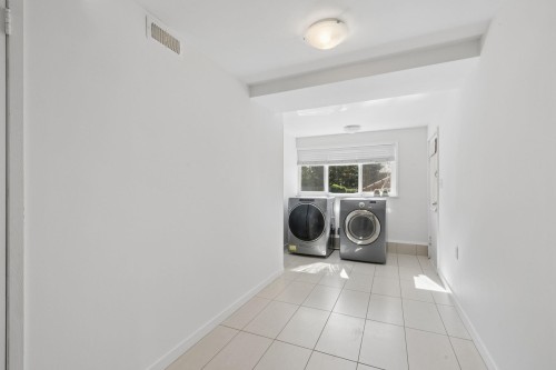 2288 Kings Avenue, West Vancouver, BC 