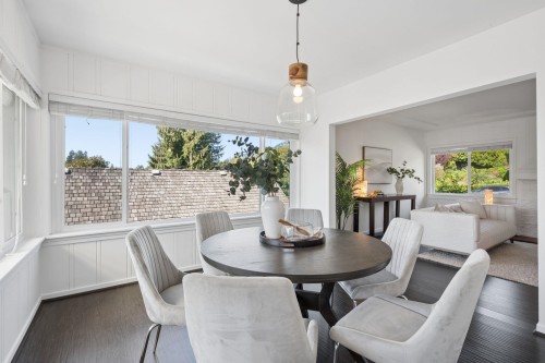 2288 Kings Avenue, West Vancouver, BC 