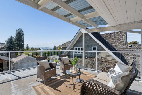 2288 Kings Avenue, West Vancouver, BC 