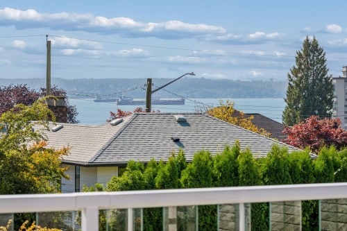 2288 Kings Avenue, West Vancouver, BC 