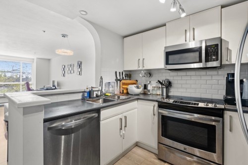 322-6833 Village Green, Burnaby, BC 