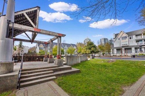 322-6833 Village Green, Burnaby, BC 