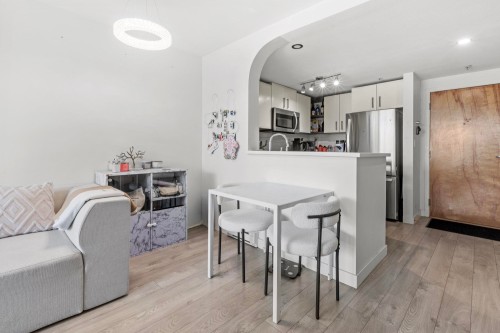 322-6833 Village Green, Burnaby, BC 