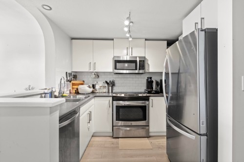 322-6833 Village Green, Burnaby, BC 