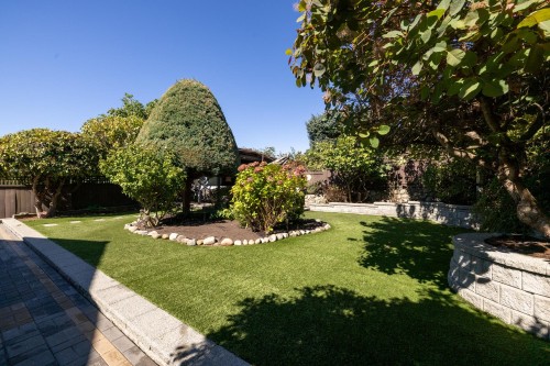 424 Queens Road W, North Vancouver, BC 