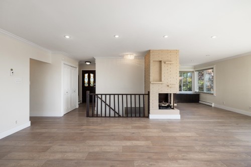 424 Queens Road W, North Vancouver, BC 