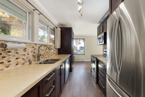 424 Queens Road W, North Vancouver, BC 