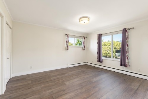 424 Queens Road W, North Vancouver, BC 