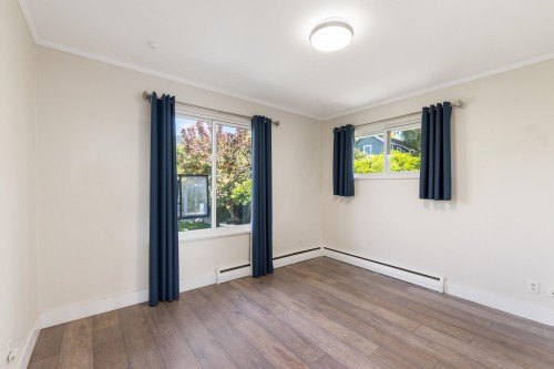 424 Queens Road W, North Vancouver, BC 