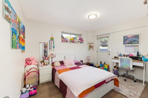 424 Queens Road W, North Vancouver, BC 