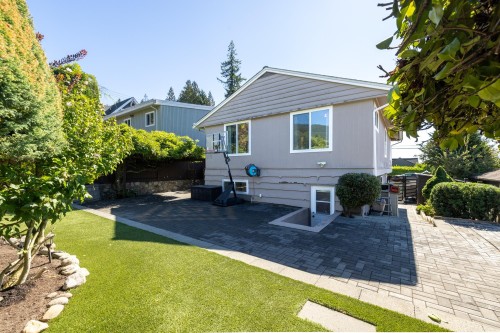 424 Queens Road W, North Vancouver, BC 