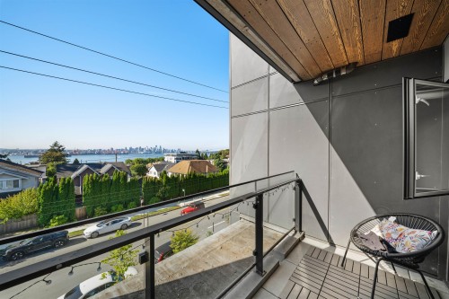 309-422 3Rd Street E, North Vancouver, BC 