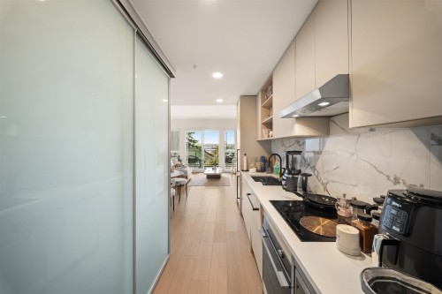 309-422 3Rd Street E, North Vancouver, BC 