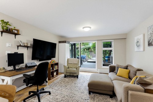 204-7377 Salisbury Avenue, Burnaby, BC 