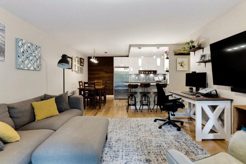 204-7377 Salisbury Avenue, Burnaby, BC 