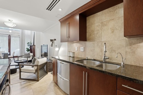 1260 Richards Street, Vancouver, BC 