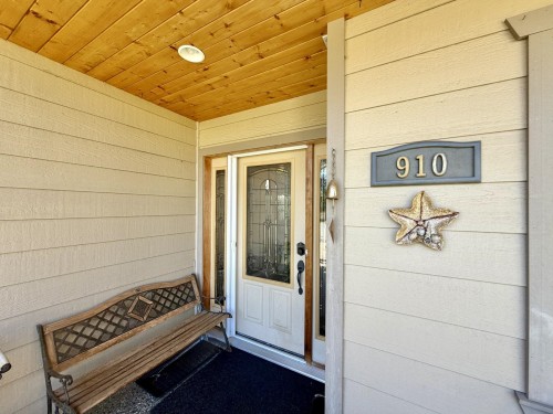 910 Oceanmount Boulevard, Gibsons, BC 