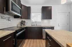 223-368 Ellesmere Avenue Burnaby, BC V5B 3S9