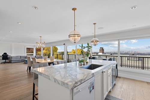 3681 Mcgill Street, Vancouver, BC 