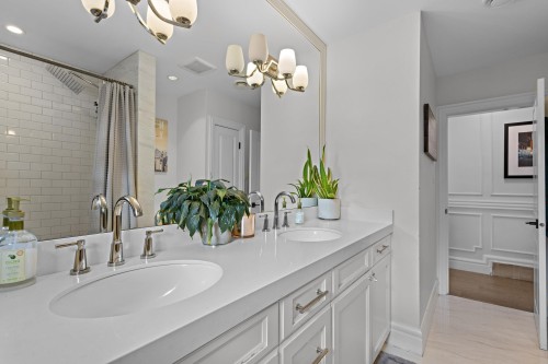 3681 Mcgill Street, Vancouver, BC 