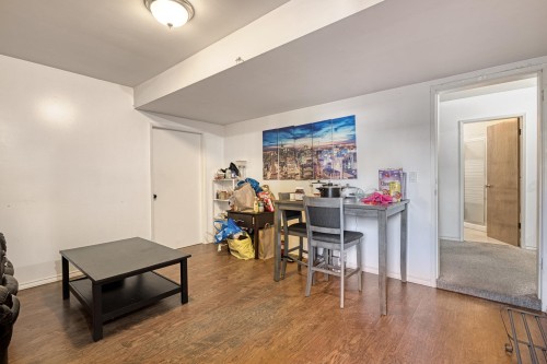 3681 Mcgill Street, Vancouver, BC 