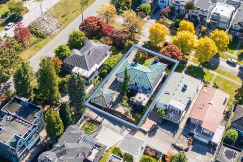 3681 Mcgill Street, Vancouver, BC 