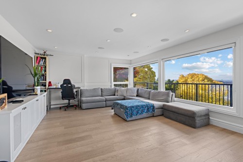 3681 Mcgill Street, Vancouver, BC 